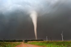 Featured image for the article "Midwestern State Likely to Break Records For Tornadoes This Year "