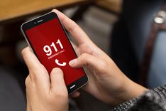 Featured image for the article "Millions Face 911 Outage Across Four States, Cause Unclear"